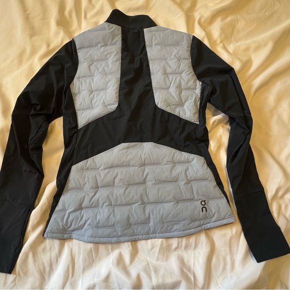On Running Climate Jacket Size Small Like New Stratosphere | Navy - Picture 12 of 15